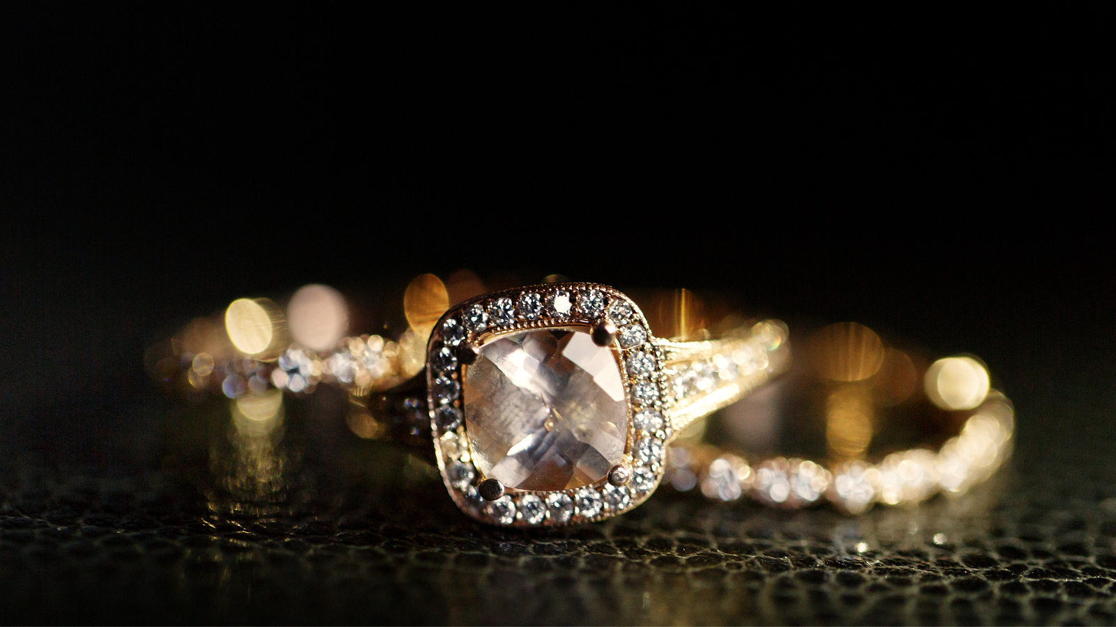 Everyday Luxury: How to Style Jewelry with Your Daily Outfits