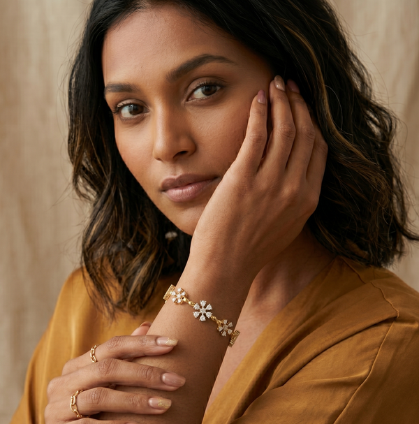 Reverra 14K Gold Round Lab Grown Diamond Floral Cluster Fashion Bracelet for Women, CTTW-0.91